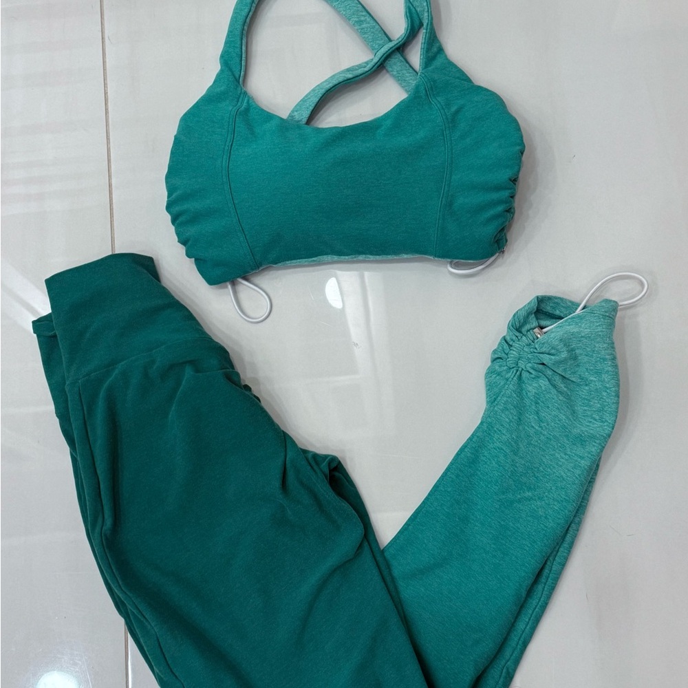 Bombshell Sportswear Teal Leggings and Sports Bra Set